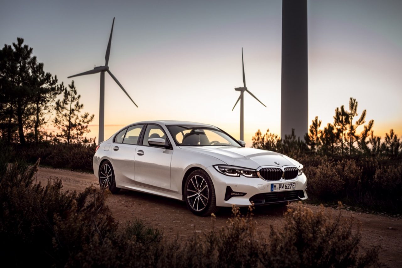 BMW 330e: Die neue Plug-in-Hybrid-Limousine von BMW mit weniger als 2 l ...