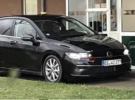 El posible Volkswagen Golf de octava generación se deja ver sin camuflaje haciendo una parada… en McDonald’s