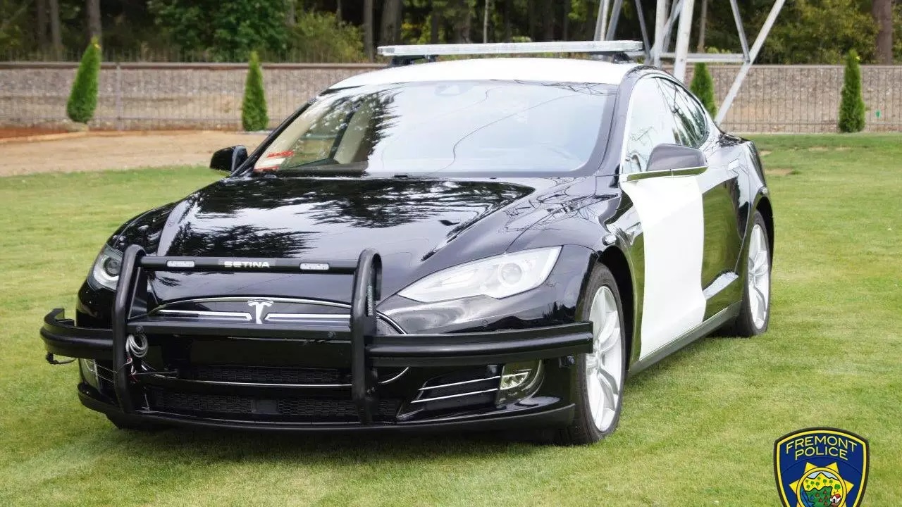 Tesla Model S policía de Fremont