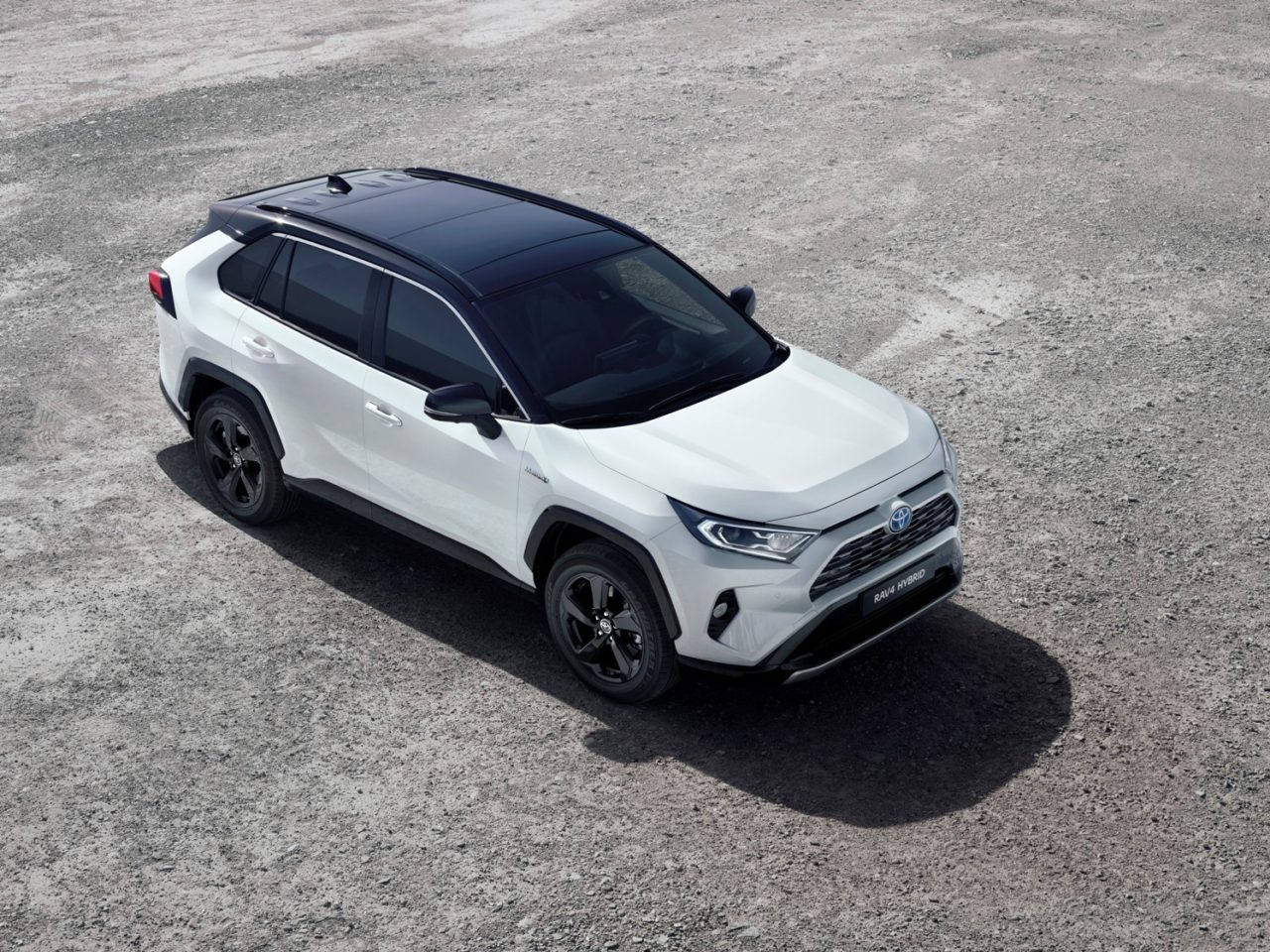 De Toyota RAV4 introduceert een akoestische waarschuwing