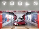Tesla recula y no cerrará sus concesionarios físicos pero subirá el precio de sus coches