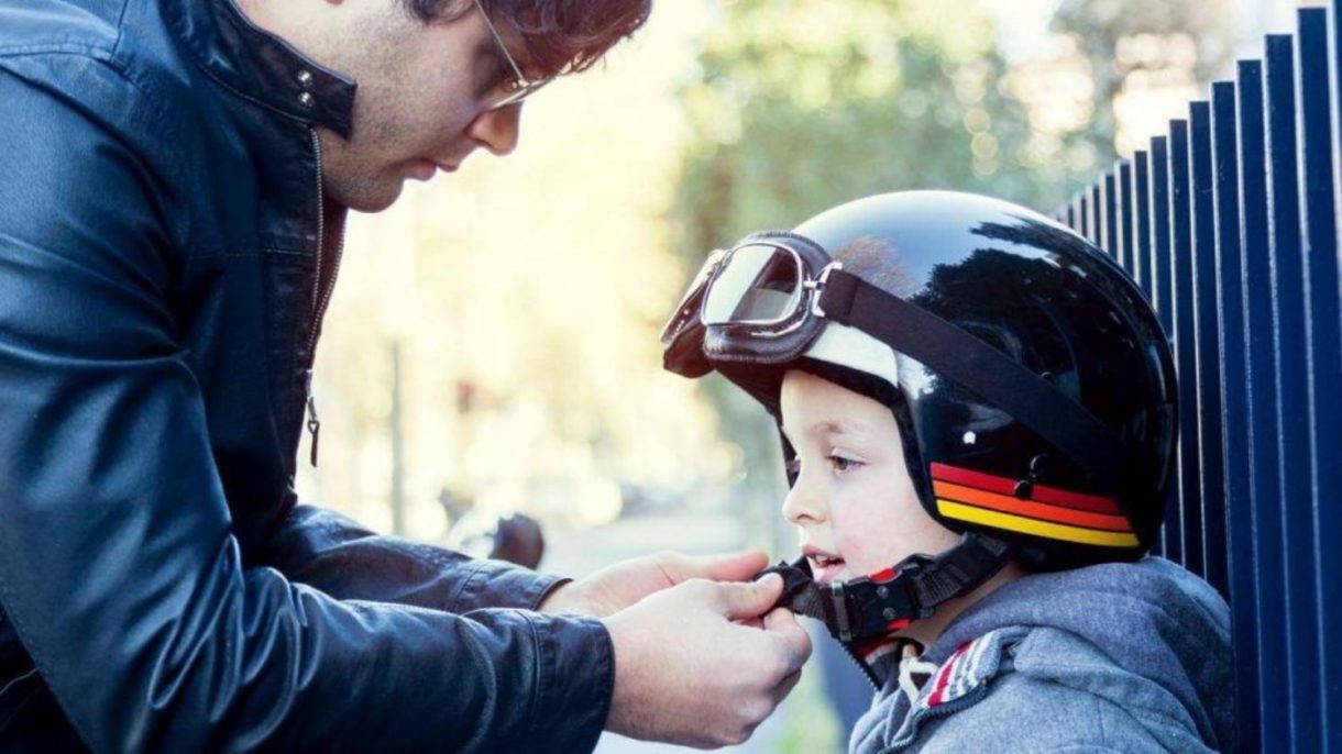 ¿Cuál Es La Edad Mínima Para Llevar A Un Niño En Moto? - Motor El País