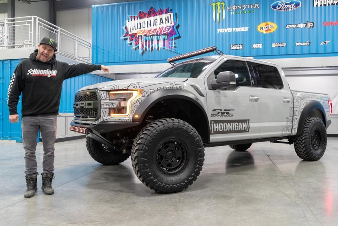 Ken Block lleva su Ford Raptor al desierto para probarlo