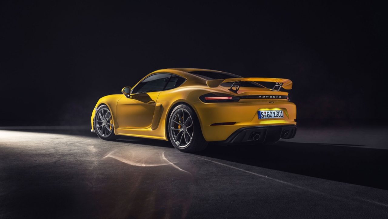 Video This is what the Porsche 718 Cayman GT4 with Akrapovic sounds like