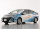 Toyota pone a prueba un Prius PHV con paneles solares