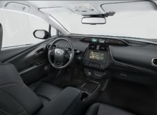Toyota Prius Phev 2019 (6)