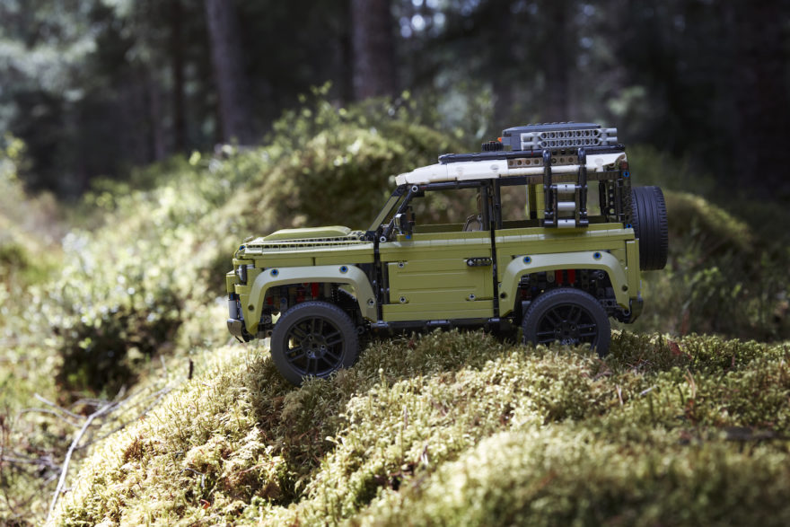 Land Rover Defender Lego 01