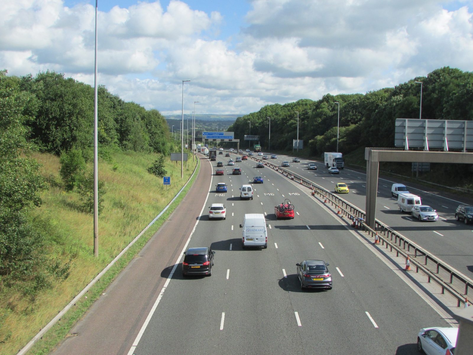 Tips for safe driving on motorways and dual carriageways