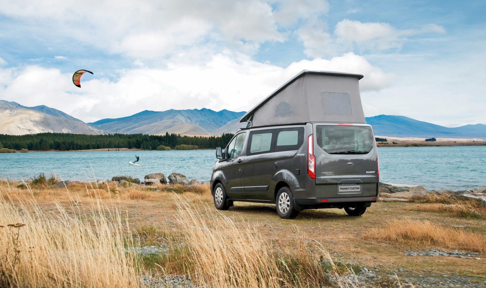 Ford Transit Custom Nugget, tecnología punta en una camper — free download