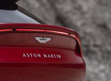 Aston Martin Dbx 16