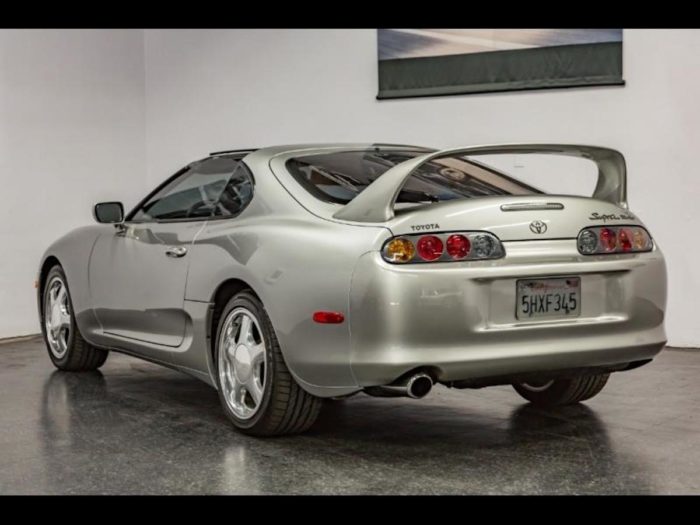 Este Toyota Supra MK4 alcanza el medio millón de dólares Este Toyota Supra MK4 alcanza el medio millón de dólares