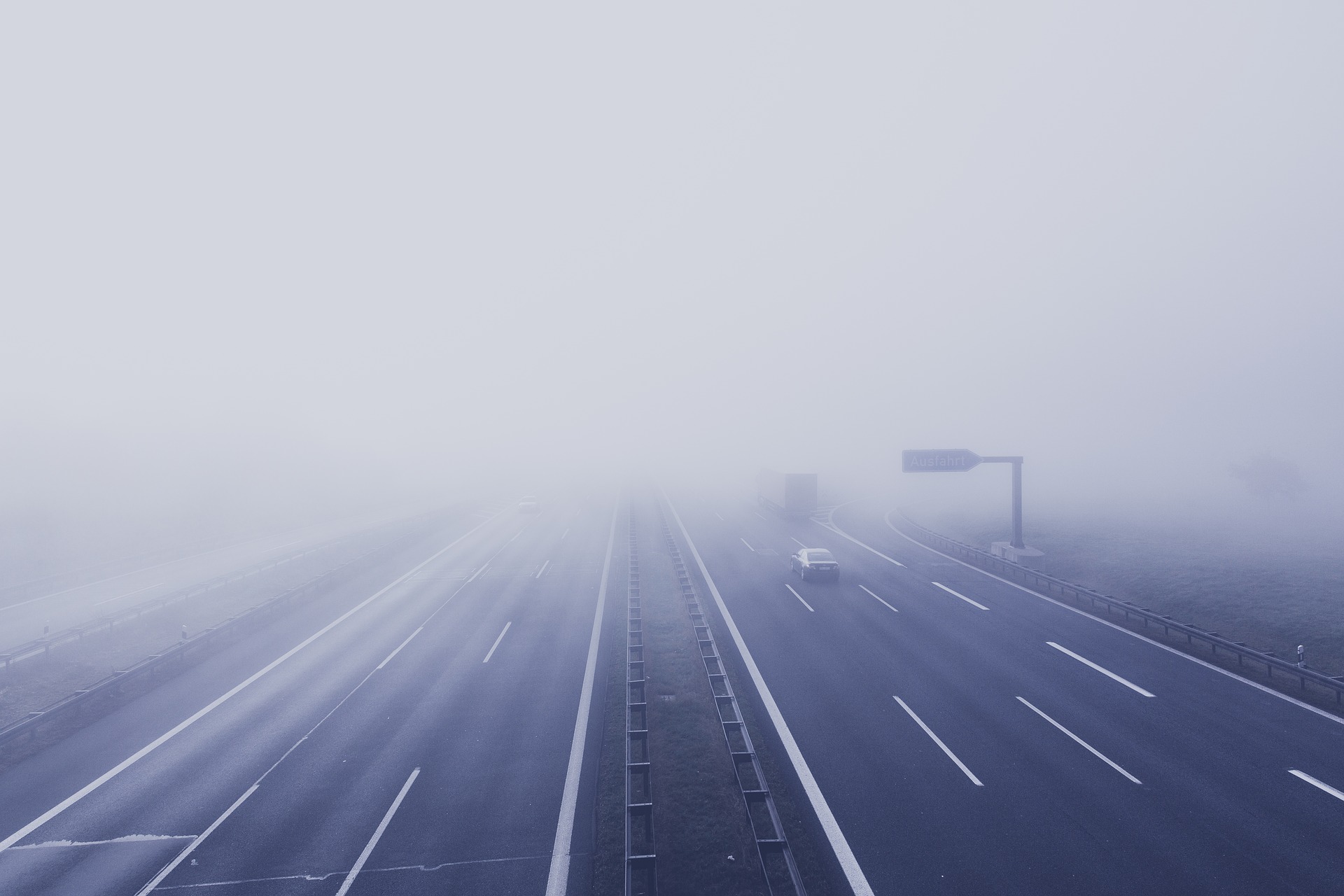 Autopista Niebla Precaucion