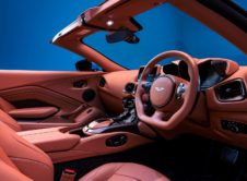 Aston Martin Vantage Roadster 2020 (11)