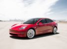 Tesla Model 3 vs Nissan LEAF:  ¿cuál conviene más?