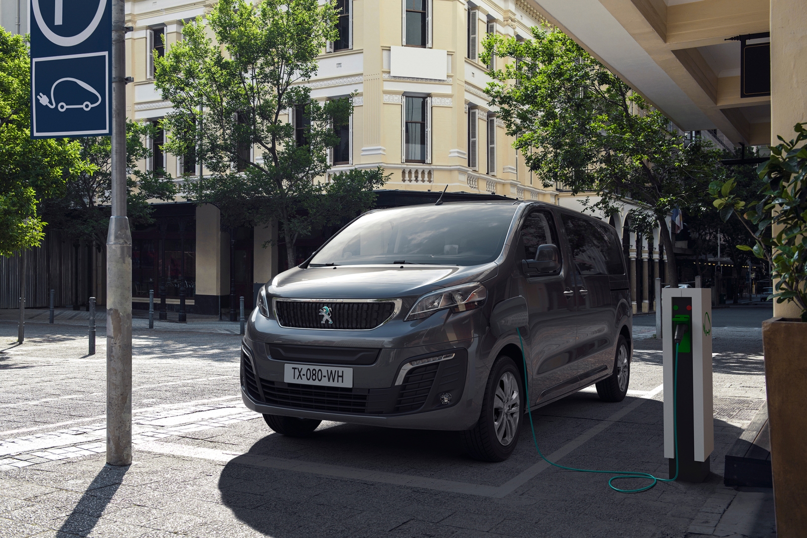 Peugeot E Traveller 2020 (2)