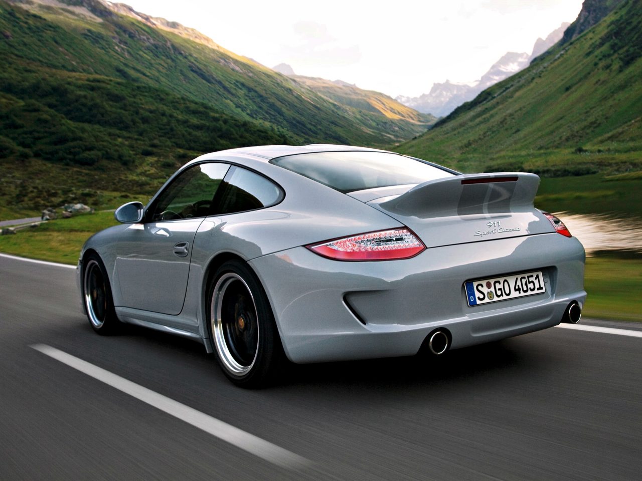ポルシェ911（997モデル）カレラモデルダックテール 国内唯一 