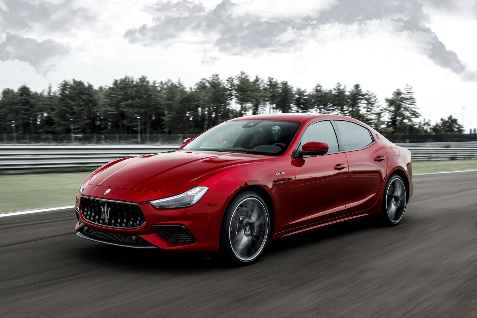 Llegan Los Maserati Ghibli Y Quattroporte Trofeo Con 580 Cv