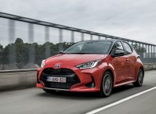 Nuevo Toyota Yaris Electric Hybrid Din Mica (1)