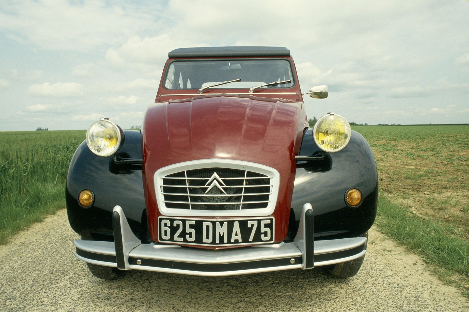 La Citroën 2 CV 6 Charleston fête ses 41 ans. Elle a été la dernière à ...