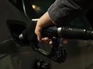 El impuesto sobre el gasóleo subirá el precio del litro de diésel en 2021, ¿la puntilla definitiva a la venta de coches diésel?