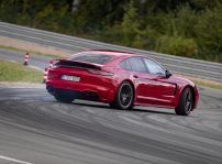 Porsche Panamera Gts 8