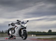 Ducati Supersport 950 2021 (5)