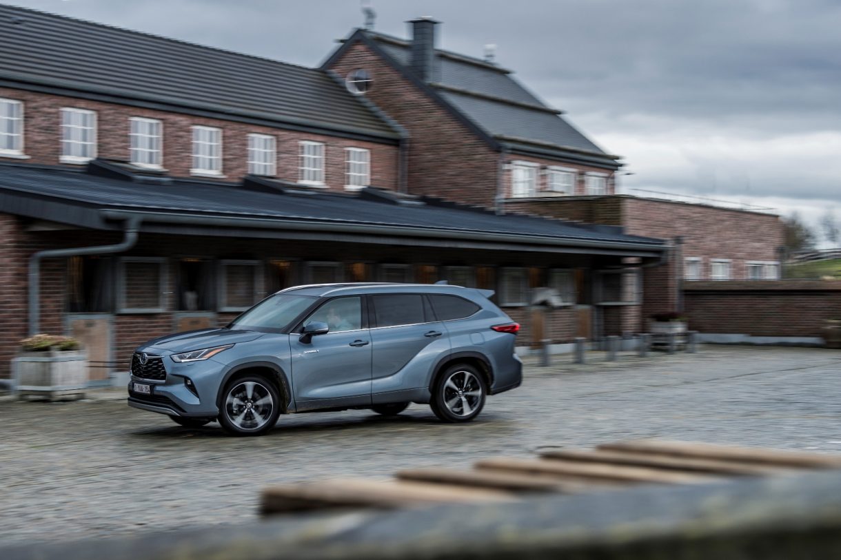 Toyota Highlander Electric Hybrid (3)