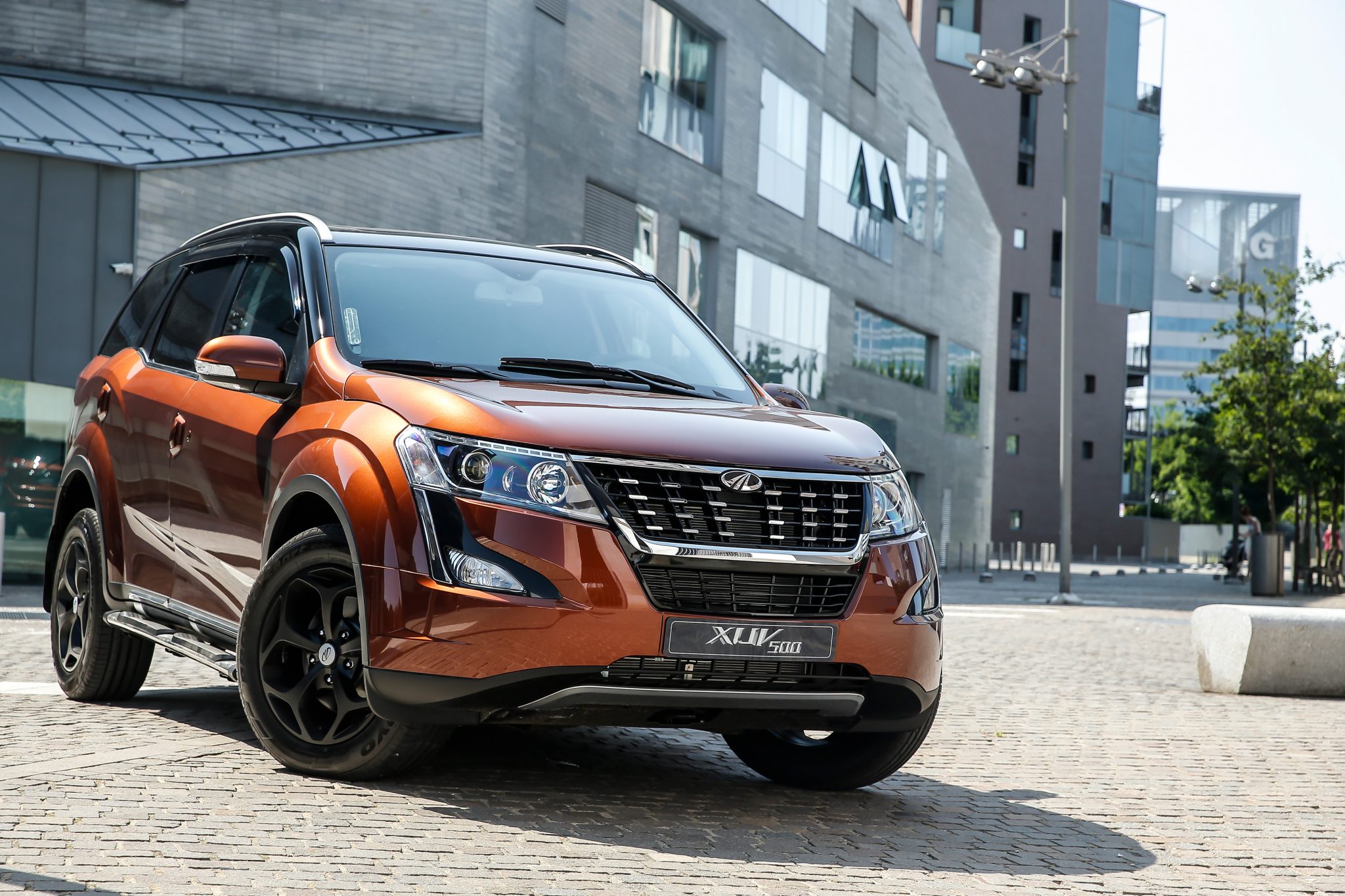mahindra-xuv500-w10-5