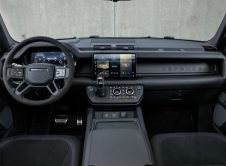 Land Rover Defender V8 121
