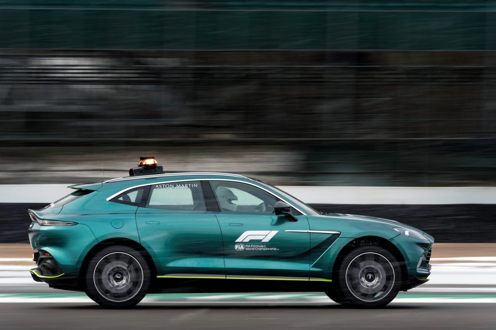 Aston Martin Dbx Official Medical Car Of Formula One (2)