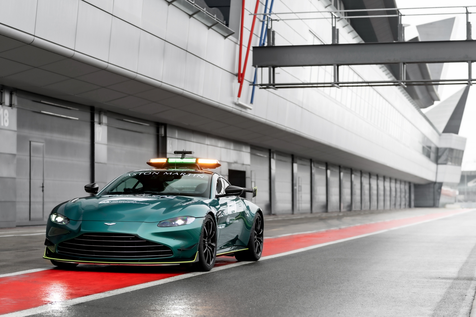Aston Martin Vantage Official Safety Car Formula One (9)