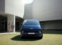 Hyundai Staria 2021 (3)