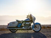 Harley Davidson Electra Glide Revival 2021 (1)