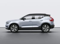 Volvo Xc40 Recharge P8 Awd In Glacier Silver