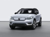 Volvo Xc40 Recharge P8 Awd In Glacier Silver