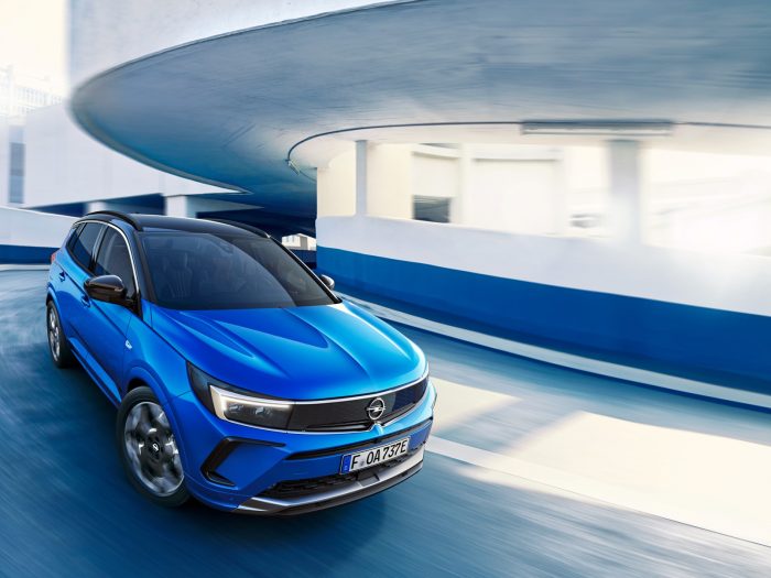 Opel Grandland Hybrid 2022 (3)