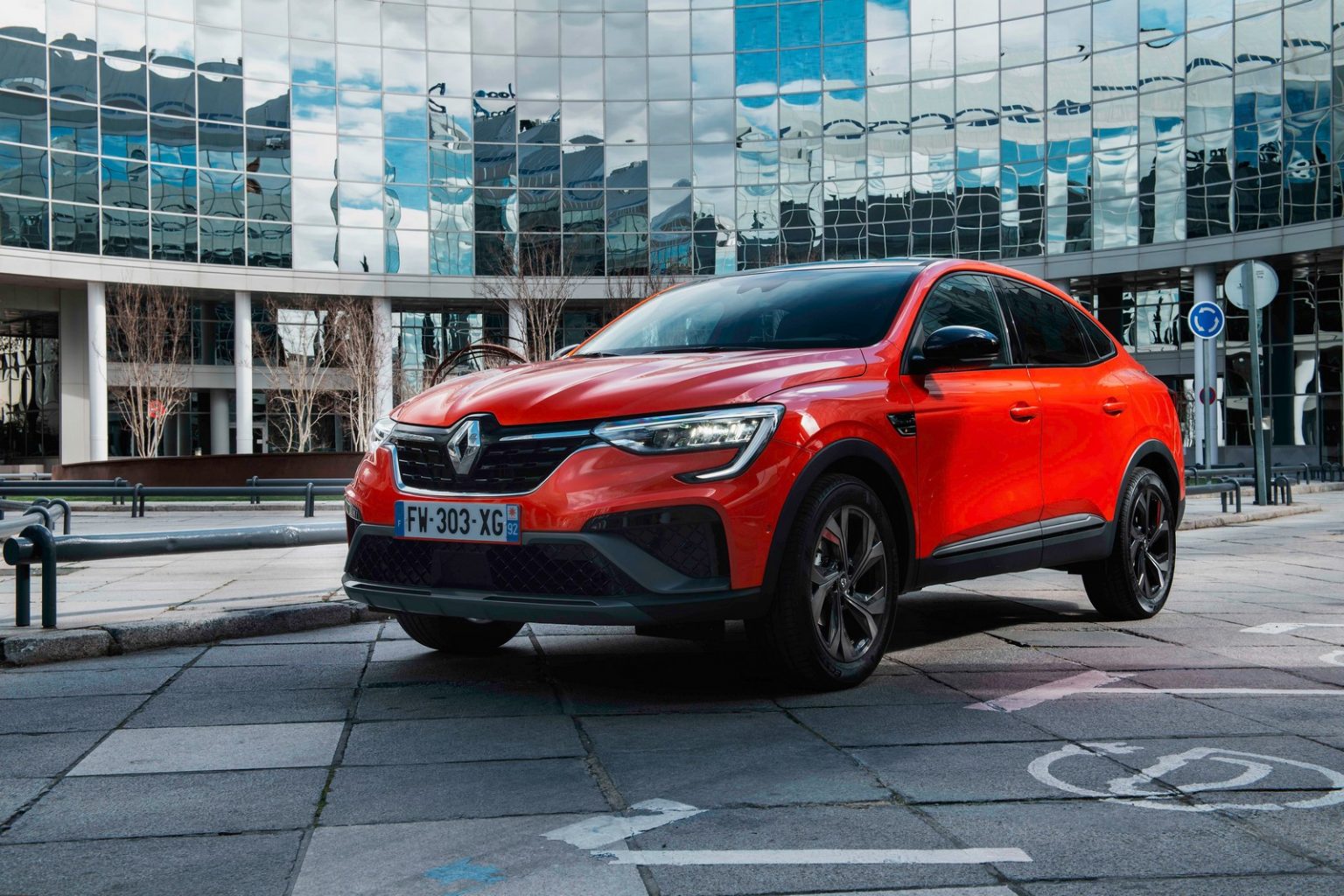 Renault Arkana ETech прыбывае ў Іспанію, і гэта яго кошты