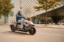 BMW reinventa su movilidad eléctrica en dos ruedas con el nuevo scooter CE 04