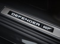 Land Rover Defender V8 Bond Edition