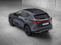 Lexus Nx 450h+ (3)