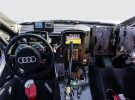 El cockpit del Audi RS Q e-tron: tecnología punta para ganar el Dakar