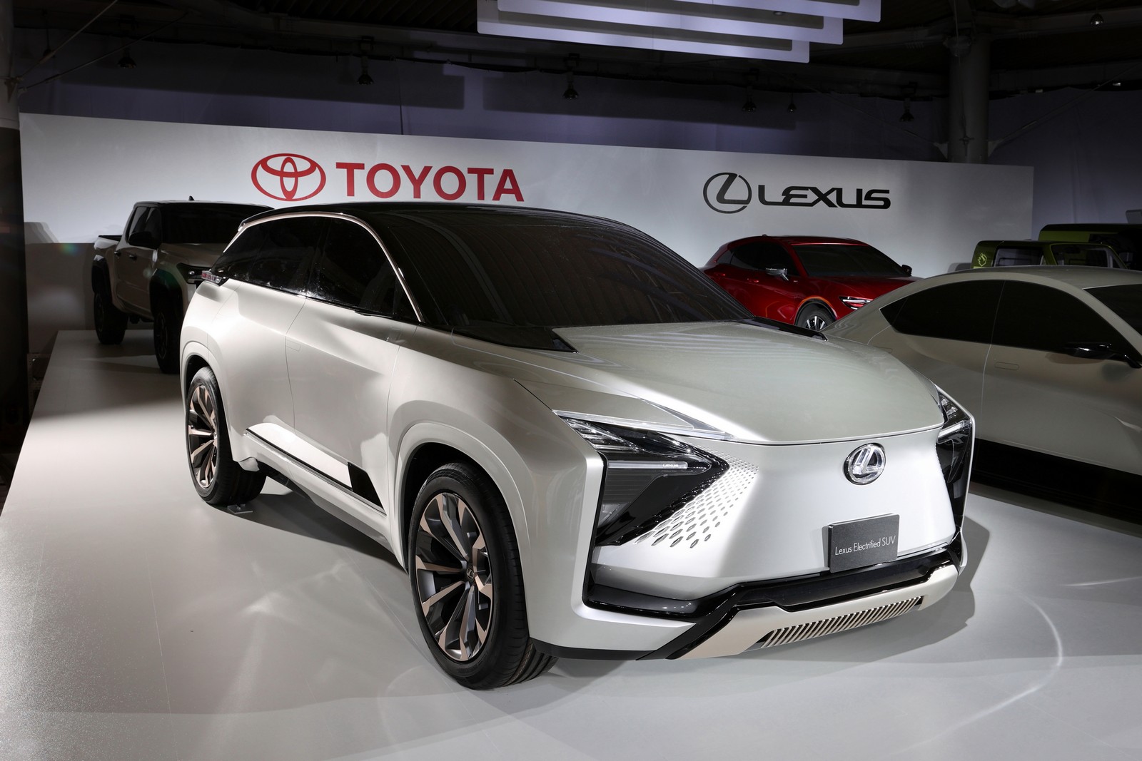 Toyota Lexus Modelos Electricos 32