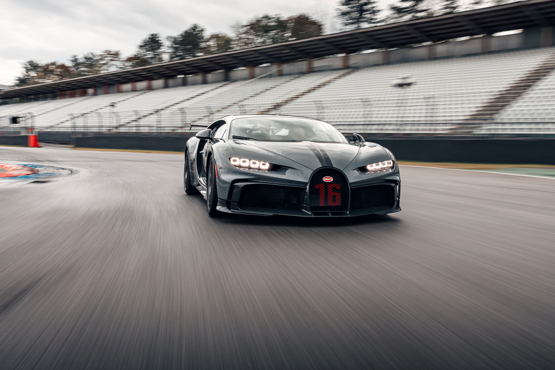 Bugatti Chiron Pur Sport Llamada Revision