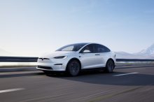 Tesla sigue apostando por las cámaras y retira los radares del Model S  y Model X