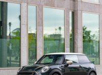 Mini Cooper Se Resolution Edition 32