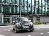 Mini Cooper Se Resolution Edition 65