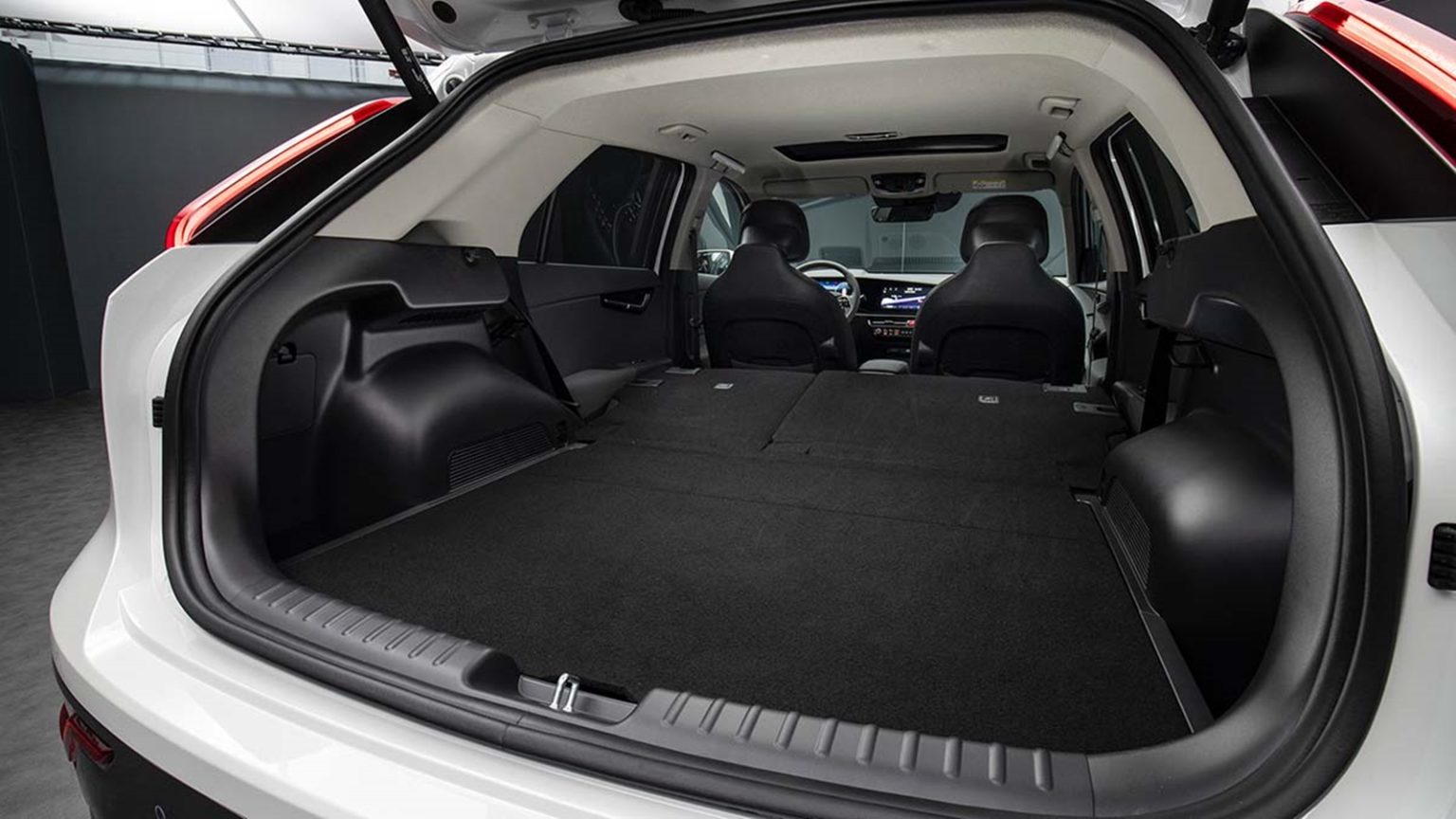 The 2022 KIA eNiro shows new details