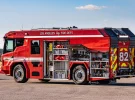 Los Angeles recibe el primer camión de bomberos eléctricos del mundo