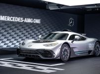 Der Neue Mercedes Amg One: Formel 1 Technologie Für Die Straße The New Mercedes Amg One: Formula 1 Technology For The Road