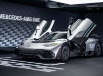 Der Neue Mercedes Amg One: Formel 1 Technologie Für Die Straße The New Mercedes Amg One: Formula 1 Technology For The Road